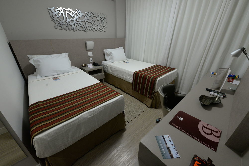 Hotel Beaga Convention Expominas By Mhb بيلو هورزونتي المظهر الخارجي الصورة